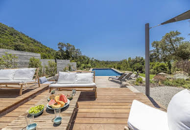 Propriété avec piscine en bord de mer 2