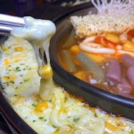 兩餐韓國年糕火鍋吃到飽