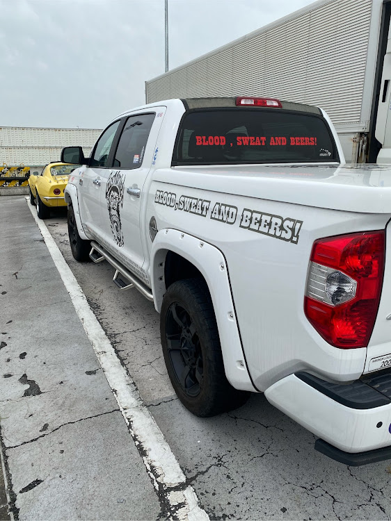 タンドラのアメ車・GASMONKEY・TUNDRA・corvette c3・Vintage carに関するカスタム事例の投稿画像2枚目