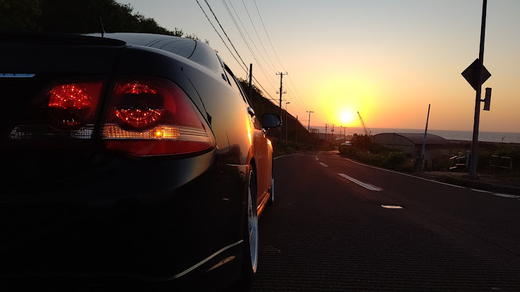 クラウンアスリートの夕日と愛車・夕日とコラボ・夕日が好きに関するカスタム事例の投稿画像1枚目