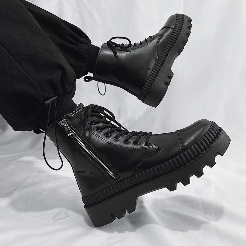 Botas masculinas de couro cano alto com zíper lateral, elegantes e simples, ideais para um visual moderno e sofisticado, oferecendo conforto e estilo.