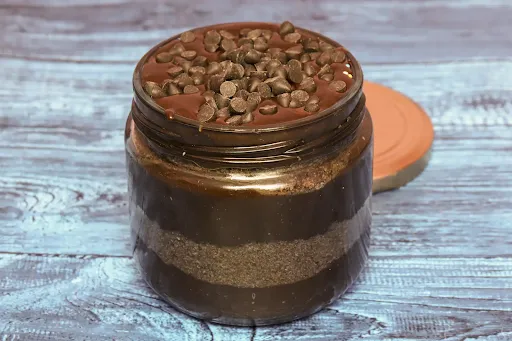 Choco Chips Jar Cake