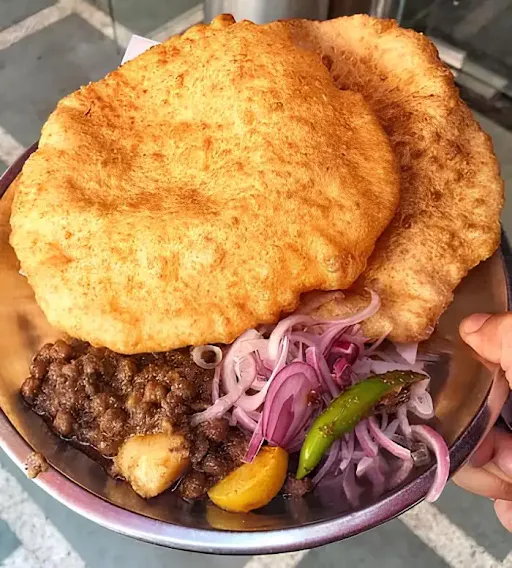 Chole Bhature Regular [2 Pieces]