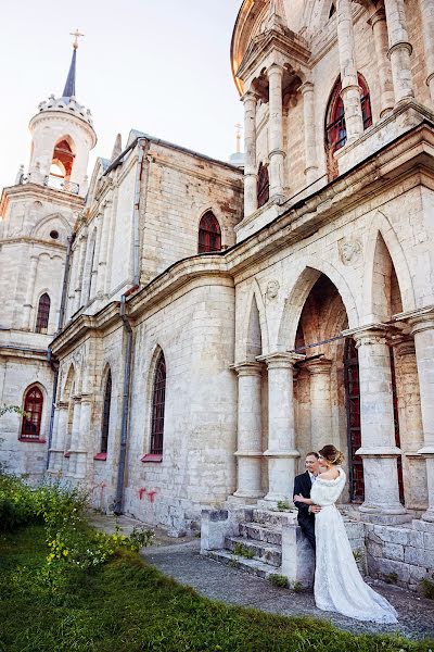 Fotógrafo de casamento Marina Zhazhina (id1884914). Foto de 19 de outubro 2017