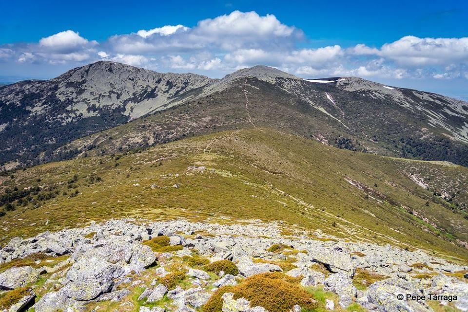 La imagen puede contener: montaÃ±a, cielo, nubes, exterior y naturaleza