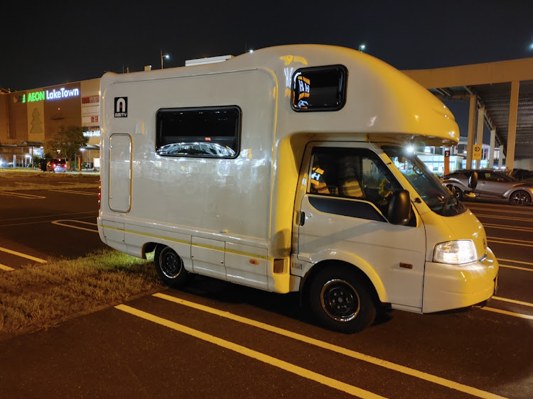 ボンゴトラックのチロルベース🚐⛺に関するカスタム事例の投稿画像4枚目