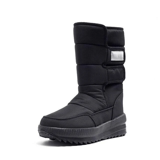 Stivali piatti da donna, comodi ed eleganti per l'uso quotidiano. Ideali per camminare e perfetti per ogni occasione. Scopri gli stivali piatti perfetti per te.