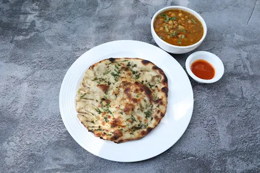 Amritsari Kulcha Thali