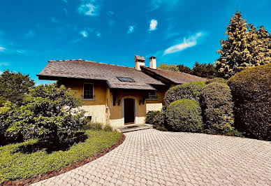 Maison avec jardin et terrasse 10