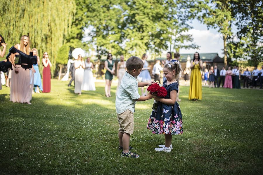 Fotografo di matrimoni Attila Kovács (kovacsattila). Foto del 22 dicembre 2021