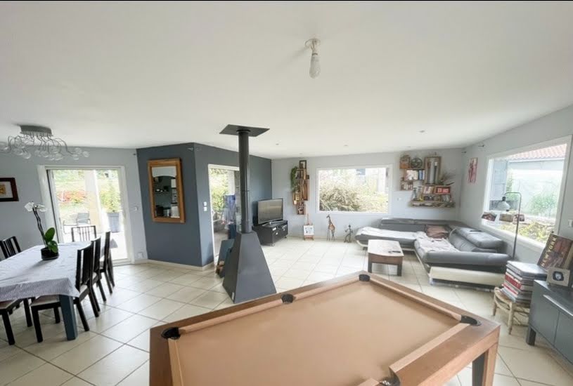  Vente Terrain + Maison - Terrain : 2 174m² - Maison : 200m² à Sainte-Sigolène (43600) 