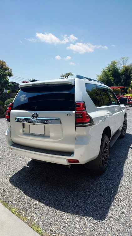 ランドクルーザープラドの男前なプラドさん・ドアストライカーカバー・洗車日和に関するカスタム事例の投稿画像2枚目
