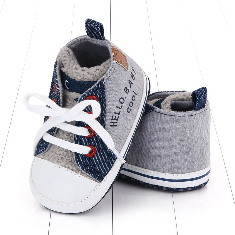 Title 1, Chaussures de marche en toile avec lettres asso...