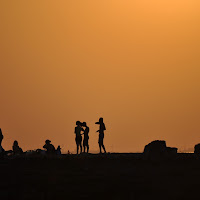 People on the beach di 