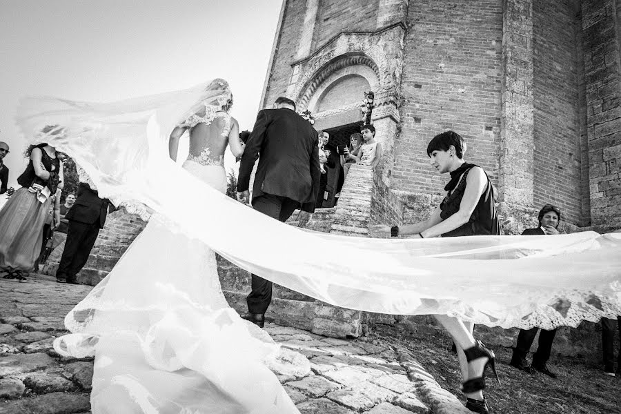 Wedding photographer Luca Campanelli (lucalaura). Photo of 15 October 2019