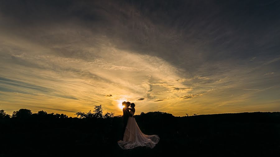 Hochzeitsfotograf Lukas Fletcher (lukasfletcher). Foto vom 17. Juni 2019