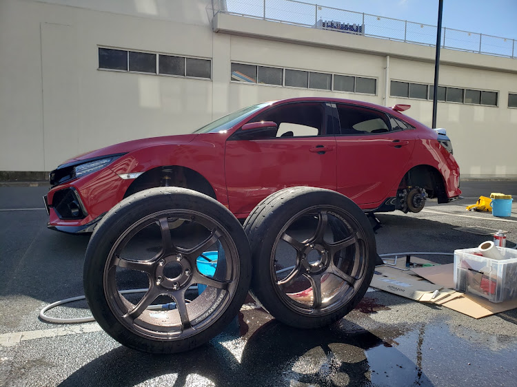 シビックの斜め前・ガチ洗車・J'S RACING・マッドマックスに関するカスタム事例の投稿画像6枚目
