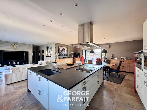 Buy this luxury house in Rivedoux-Plage (17940) with pool