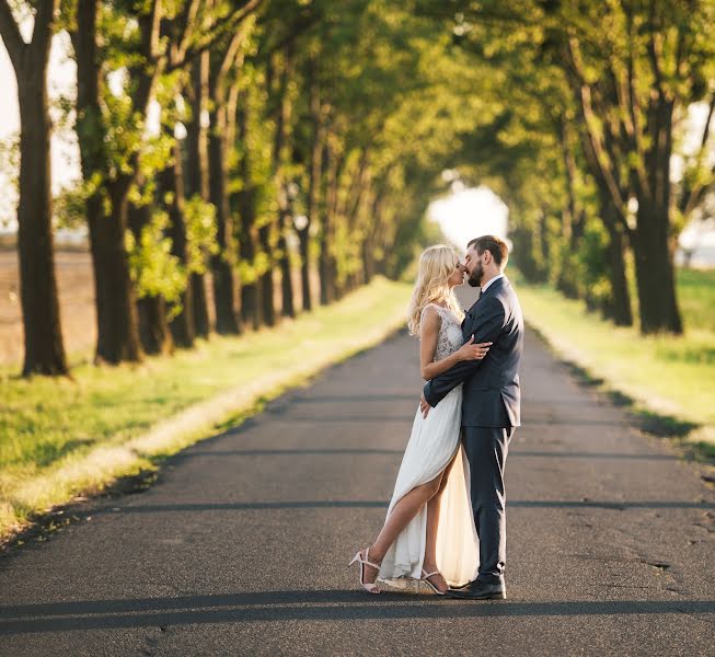 Wedding photographer Mieczysław Szmańda (paparazzistudio). Photo of 14 February 2020