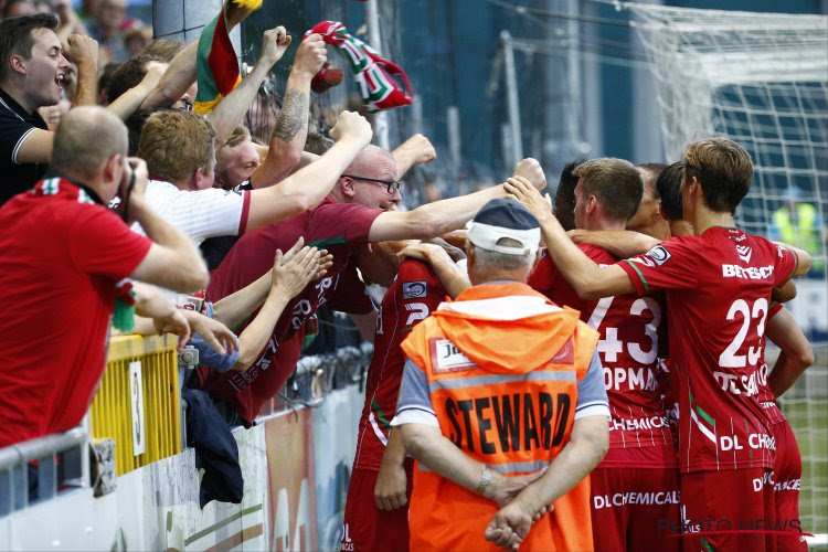 Fans Zulte Waregem kunnen pret al niet meer op: "Francky Dury, we worden kampioen"