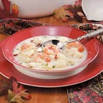 Best Seafood Chowder Recipe was pinched from <a href="http://www.tasteofhome.com/recipes/best-seafood-chowder" target="_blank">www.tasteofhome.com.</a>