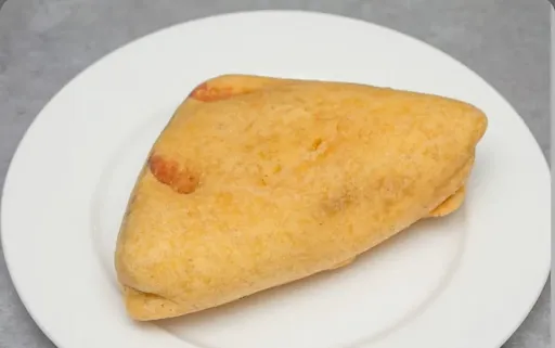 Stuffed Aloo Bread Pakoda With Chutney