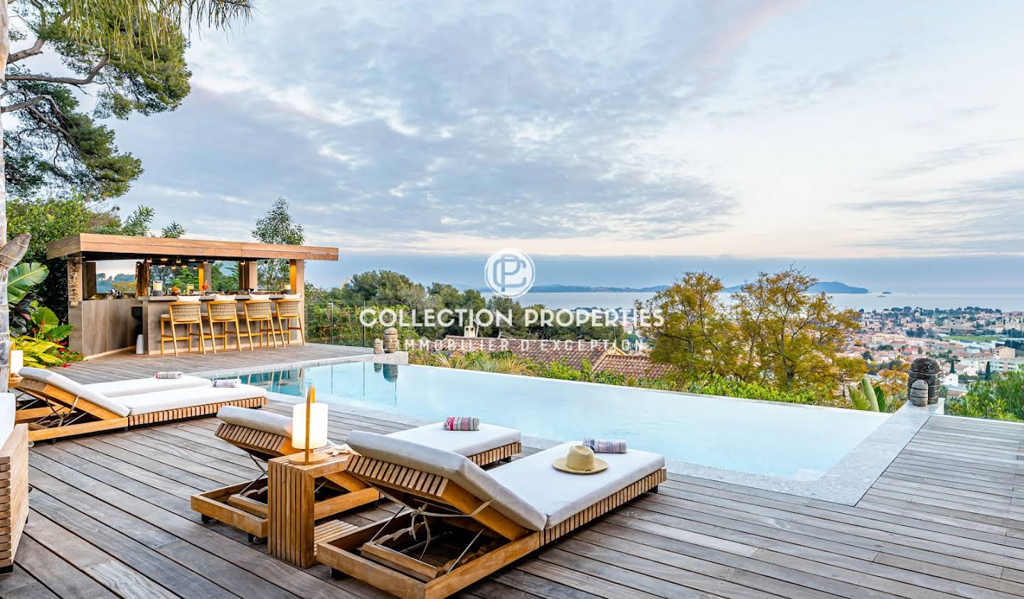Villa avec piscine et terrasse Carqueiranne