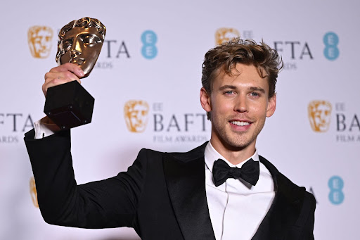 Actor Austin Butler keeps his skin looking good by eating dark chocolate.