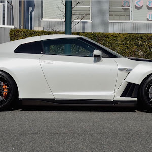 NISSAN GT-R R35