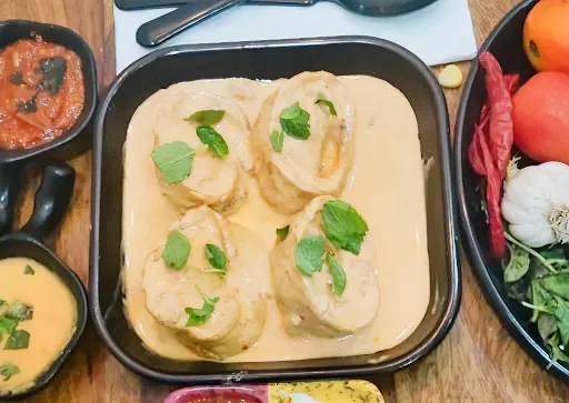 Veg Gravy Momos [6 Pieces]