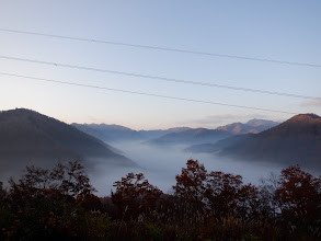 右に屏風山と左に左門岳