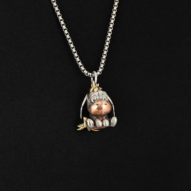 Retro Cartoon Ezelketting Schattig Titanium Zilver, een charmante en speelse ketting, perfect voor een vleugje nostalgie en originaliteit.