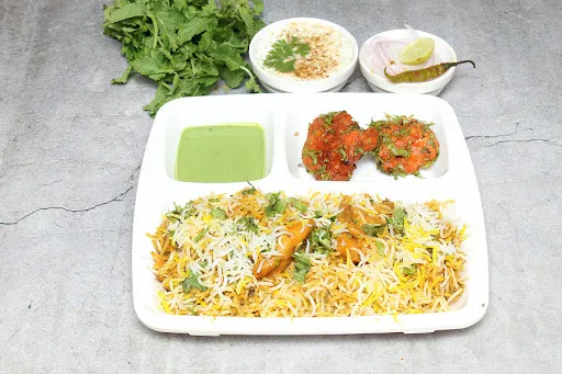 Chicken Biryani With Chicken Tikka