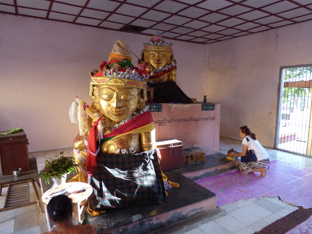 shwezigon pagoda - bagan