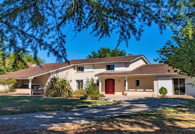 House with garden and terrace 6