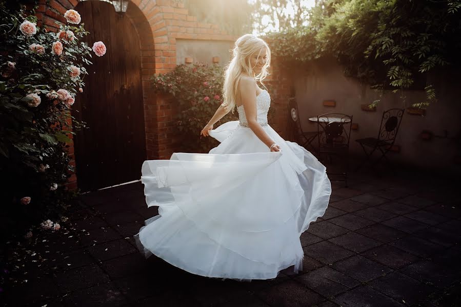 Wedding photographer Anna Mazur (annamazur). Photo of 16 June 2019