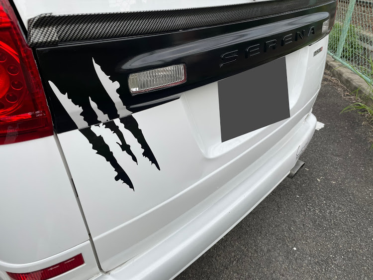 セレナの爪痕ステッカー・セレナC24・9月もよろしくお願いします。に関するカスタム事例の投稿画像3枚目