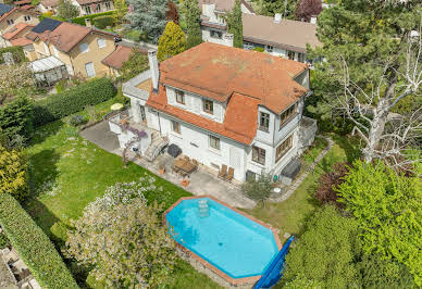 House with garden and terrace 2