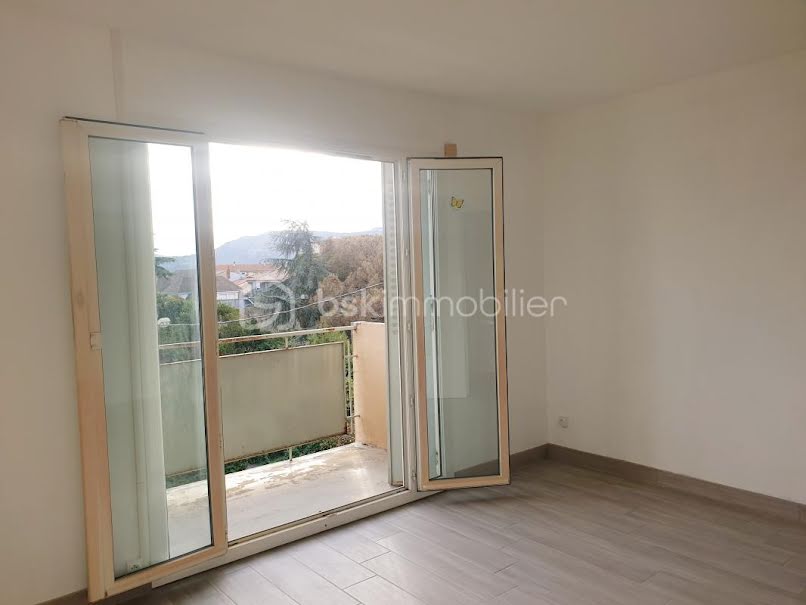 Vente appartement 3 pièces 57 m² à Bourg-les-valence (26500), 116 000 €