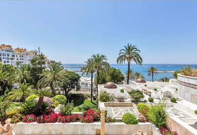 Appartement avec terrasse et piscine 9