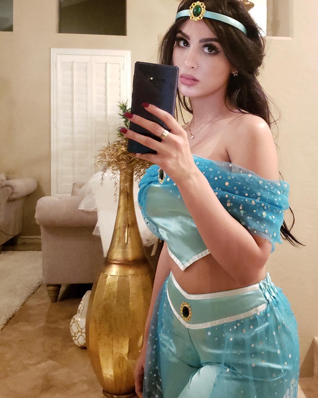 Does sssniperwolf have an only fans