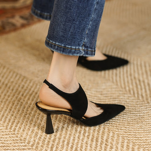 Title 4, French Retro Pointed Toe Low-Cut High Heels Clo...