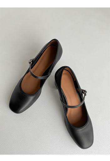 Title 19, French Retro Top Layer Cowhide High Heels. Expe...