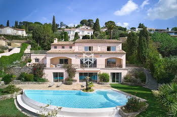 villa à Mougins (06)