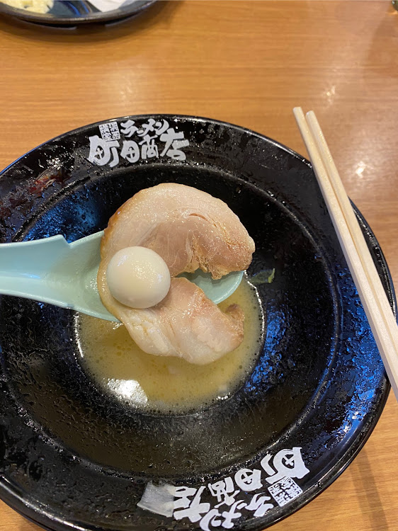 ハイエースバンの入学式・２台の前で・ラーチューン・肉座布団・ヒロペチーノに関するカスタム事例の投稿画像4枚目