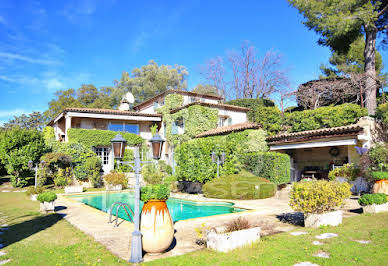 Maison avec piscine et terrasse 1