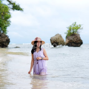 Zahra  Ara by Bastian M - People Portraits of Women