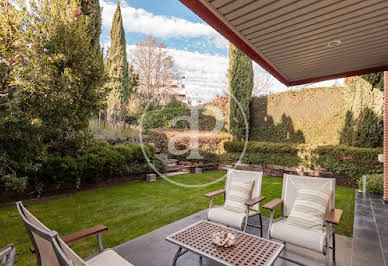 Maison avec piscine et terrasse 18