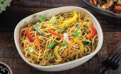 Classic Wok Tossed Noodles Veg