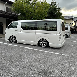 ハイエースバン GDH201V